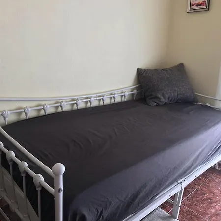 Popi For Rent Floor With Balcony 38 Qm τμ