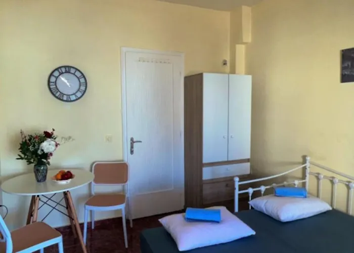 Popi For Rent Floor With Balcony 38 Qm τμ Apartmán